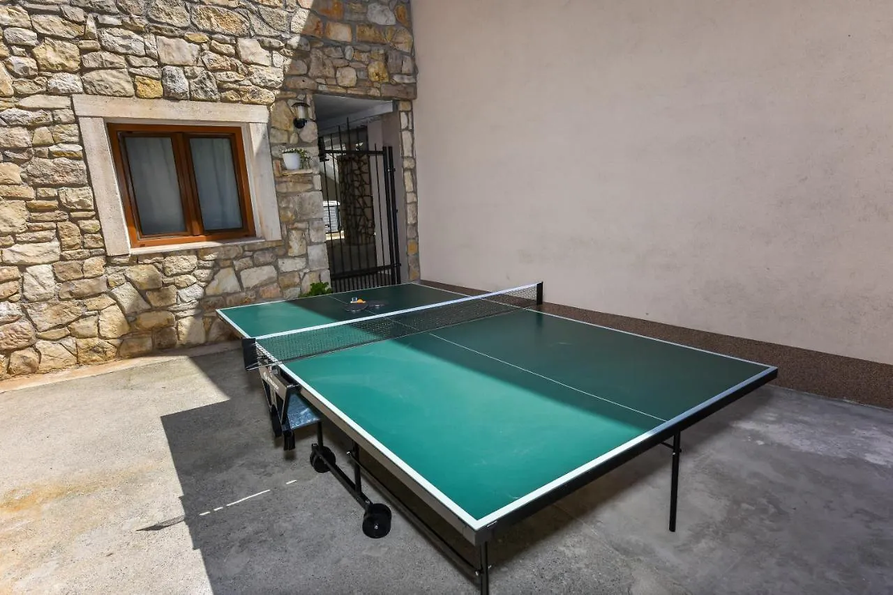 Apartment Loro With Jacuzzi Posedarje 0*,