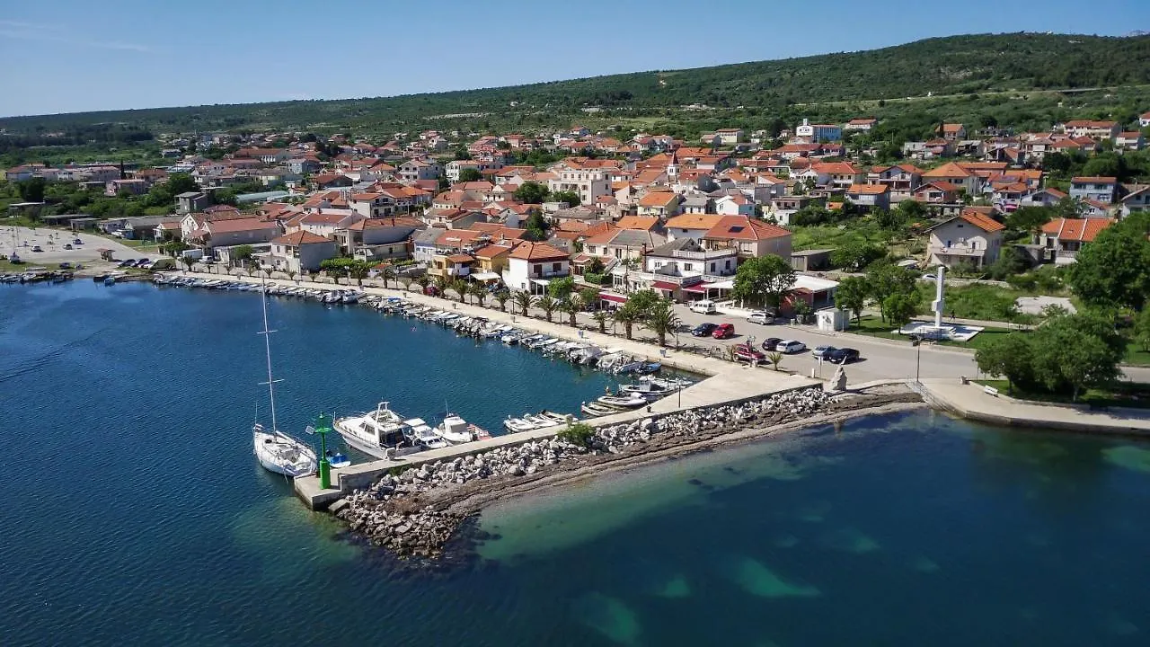 Apartment Loro With Jacuzzi Posedarje 0*,  Kroatien