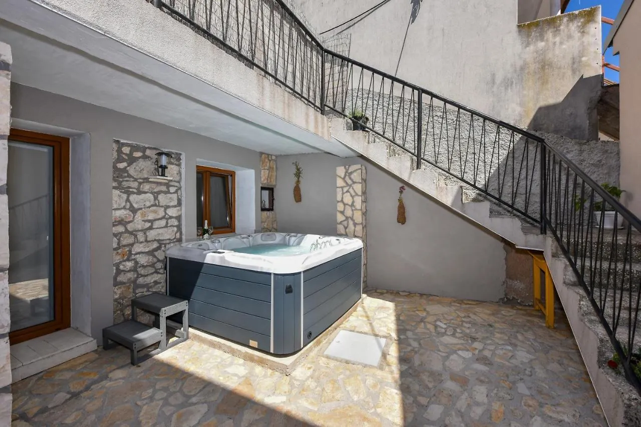 Ferienhaus Apartment Loro With Jacuzzi Posedarje Kroatien