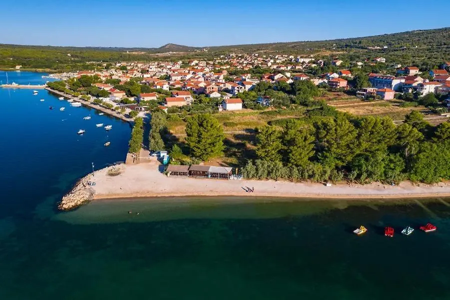 Apartment Loro With Jacuzzi Posedarje 0*,  Kroatien